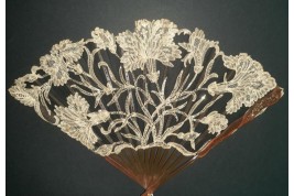 Les oeillets, éventail Art Nouveau