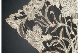 Les oeillets, éventail Art Nouveau