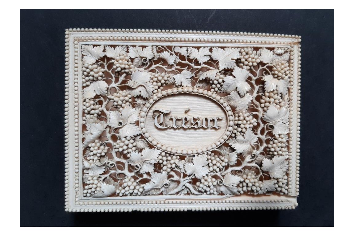Grape vines treasure, secret box, Dieppe ? 19th century