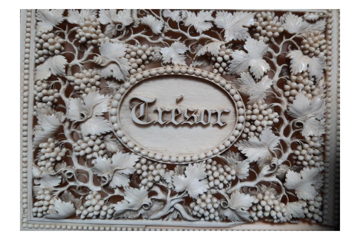 Grape vines treasure, secret box, Dieppe ? 19th century