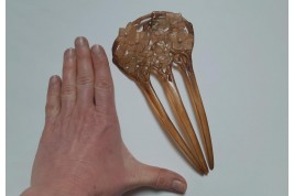 Flowers in the hair, comb by Georges Pierre, Art Nouveau
