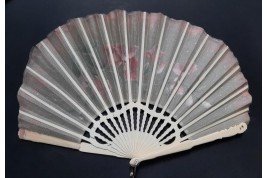 Fleurs blanches et roses, éventails vers 1900