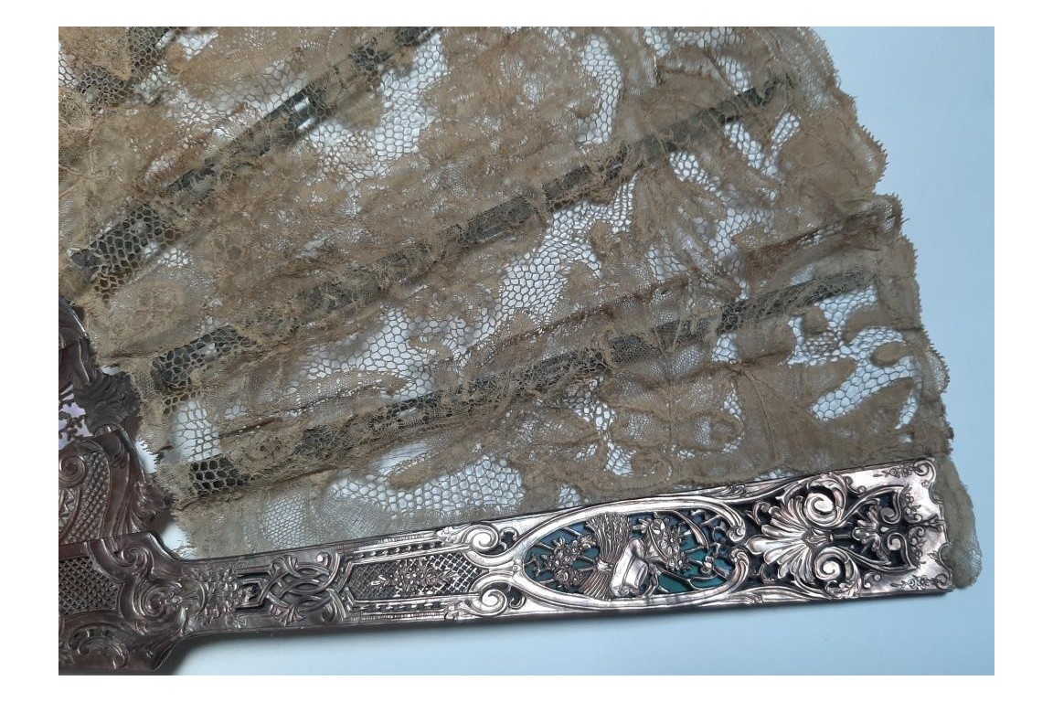 Flowers and gardening, fan circa 1880-1890