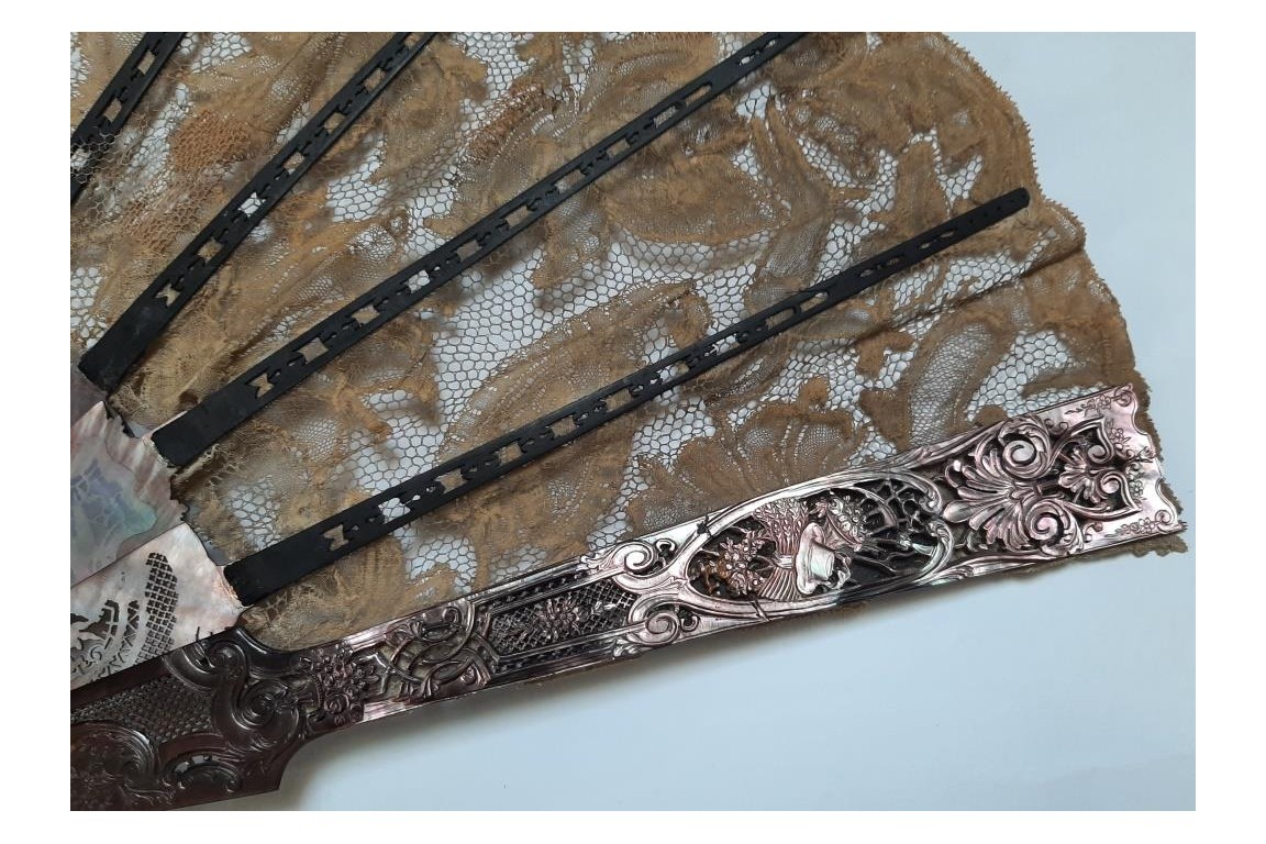 Flowers and gardening, fan circa 1880-1890