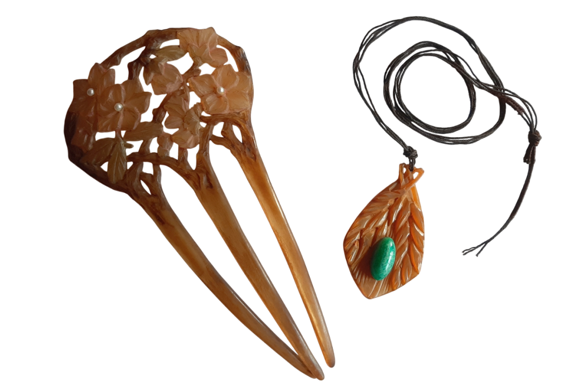 Flowers in the hair, comb by Georges Pierre, Art Nouveau