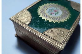 The gilded monkey. Romantic period box