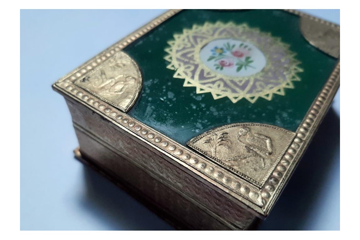 The gilded monkey. Romantic period box