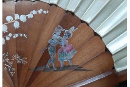 L'oiseau et Arlequin, éventail domino de Dubois-Souci vers 1880-90