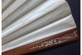 L'oiseau et Arlequin, éventail domino de Dubois-Souci vers 1880-90