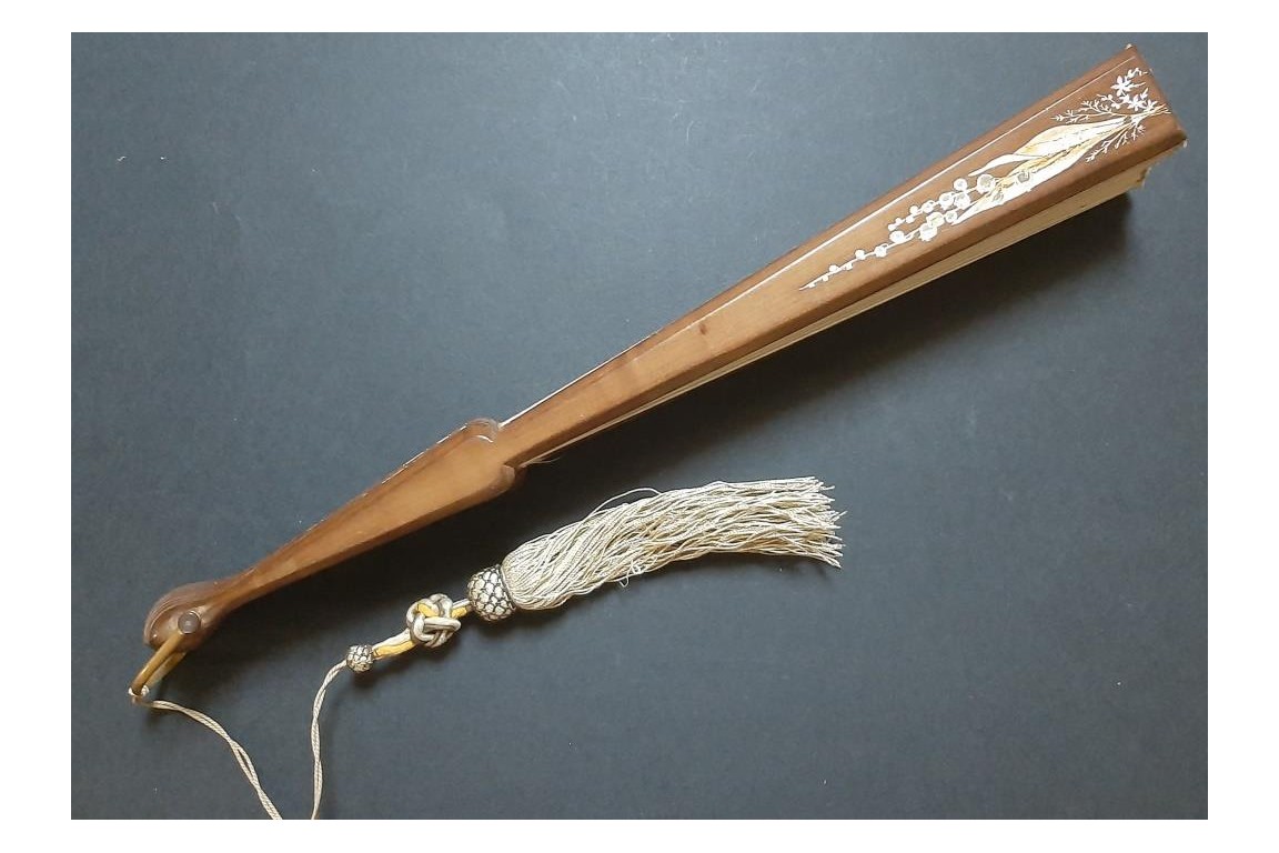 L'oiseau et Arlequin, éventail domino de Dubois-Souci vers 1880-90