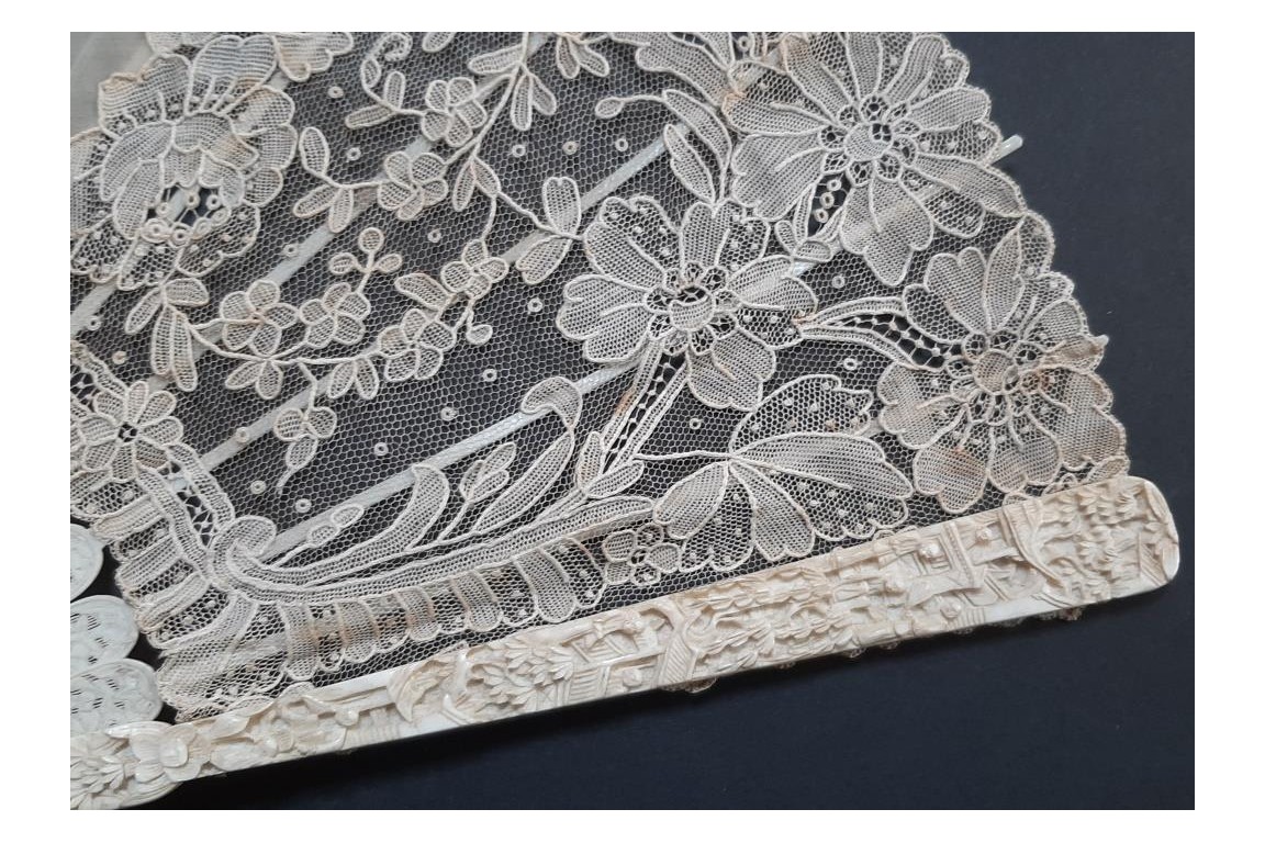 Chinese bird, late 19th century fan