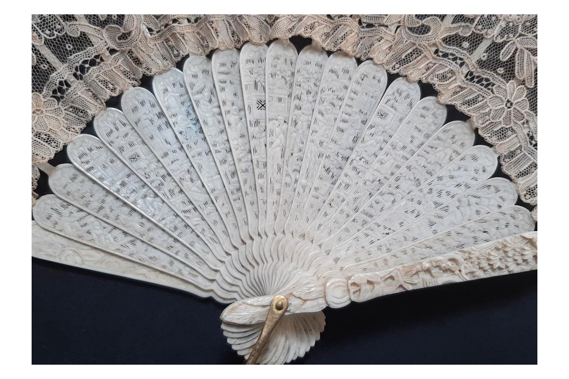 Chinese bird, late 19th century fan