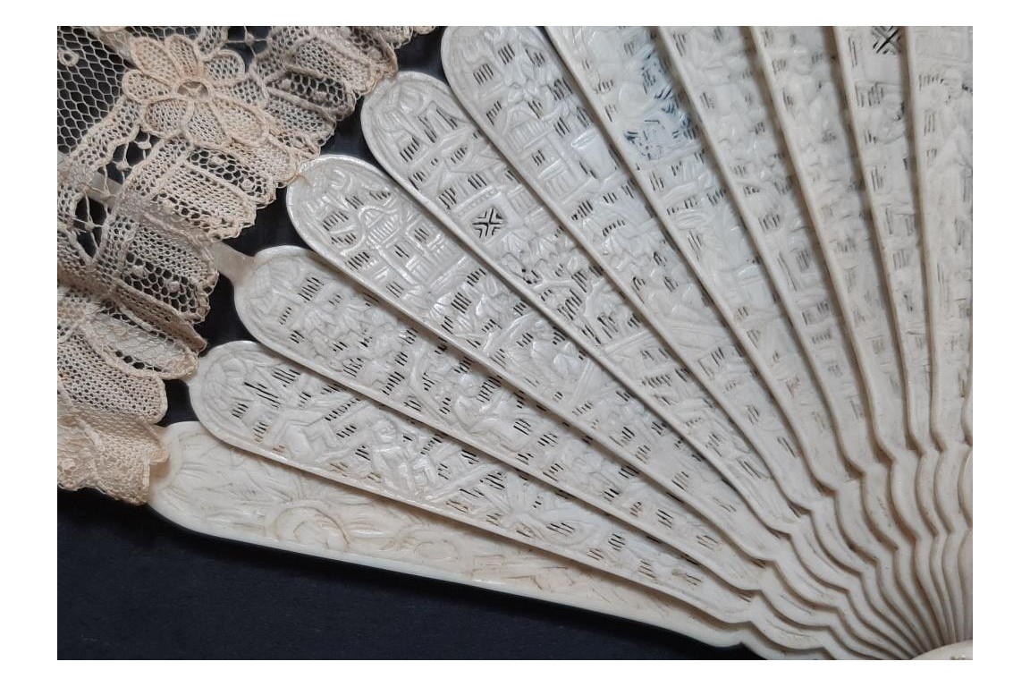 Chinese bird, late 19th century fan