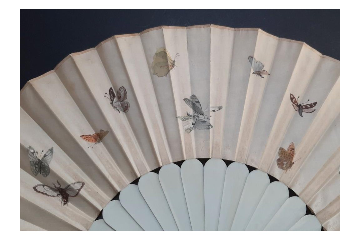 Fleurs et papillons, éventail vers 1860-70