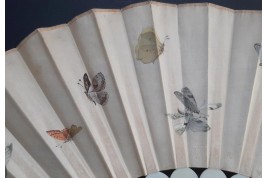 Fleurs et papillons, éventail vers 1860-70