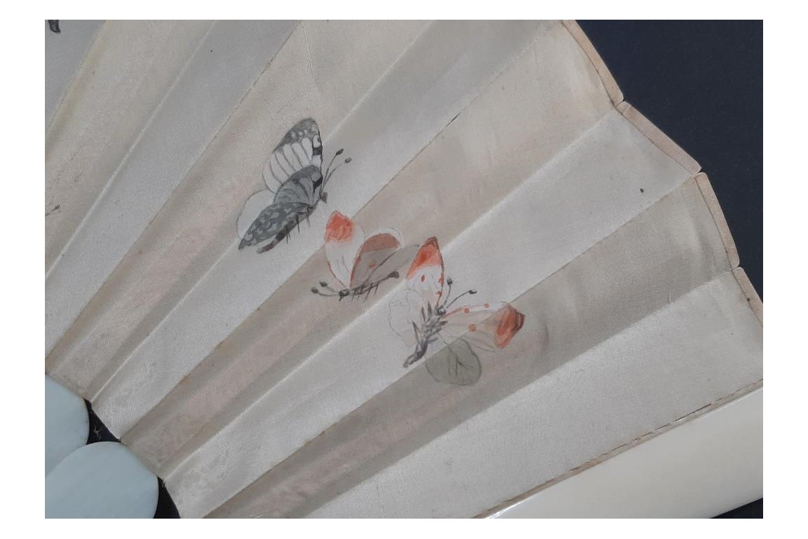 Fleurs et papillons, éventail vers 1860-70