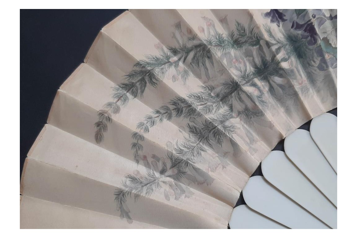 Fleurs et papillons, éventail vers 1860-70