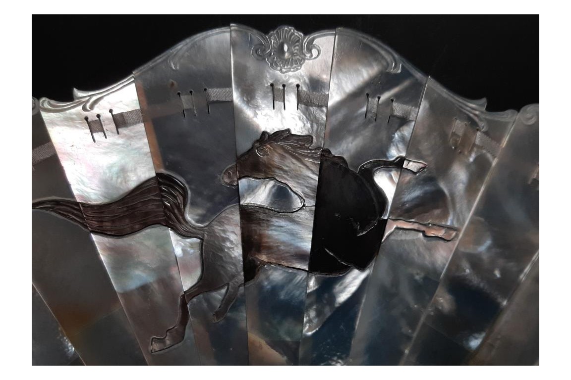 Wild horse, contemporary fan by Blay Villa