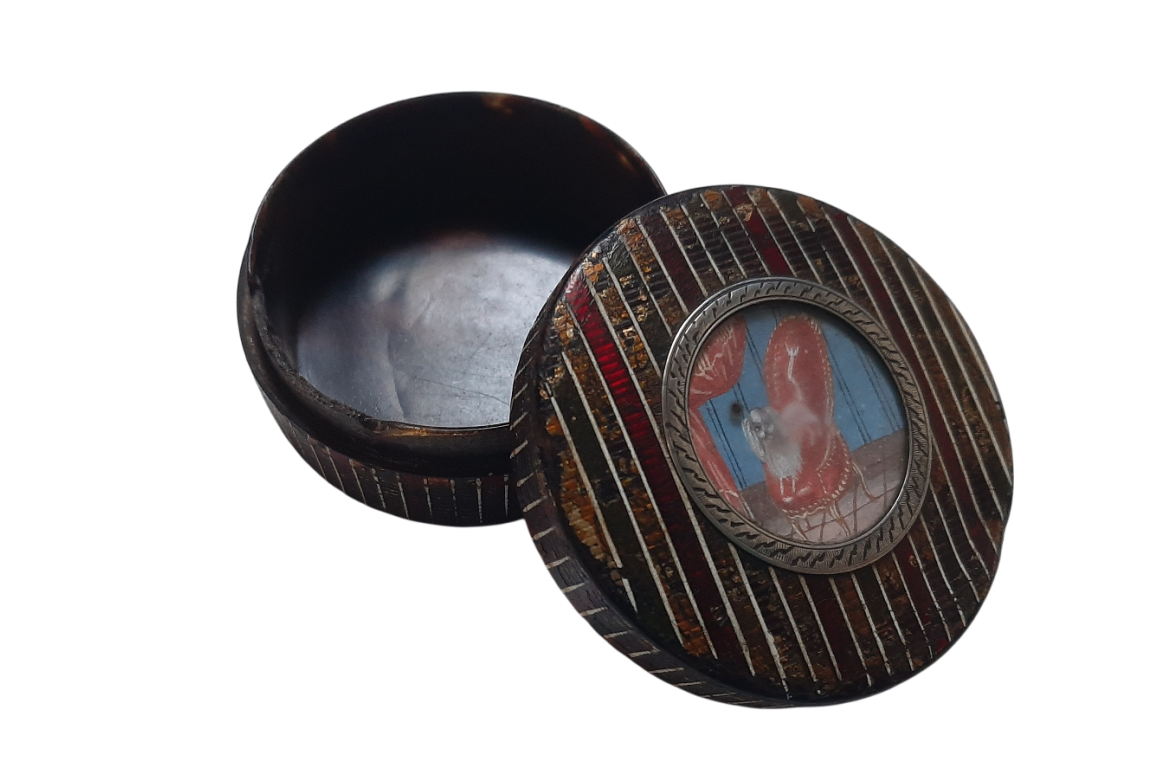 Cavalier King Charles, 18th century snuffbox