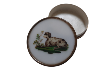 Dog candy, box circa 1820-30