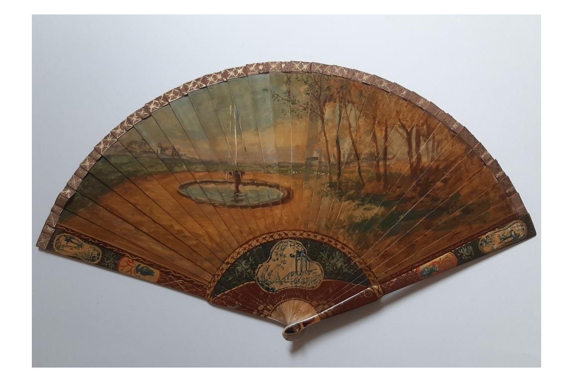 Dames de qualité saluant le roi, éventail d'après Maurice Leloir, début XXème siècle