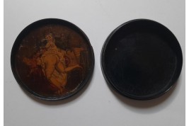 Husband spanking his wife, curiosa snuffbox 19th century