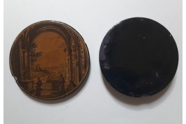 Husband spanking his wife, curiosa snuffbox 19th century