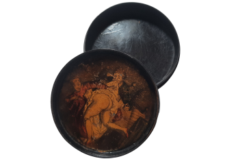 Husband spanking his wife, curiosa snuffbox 19th century