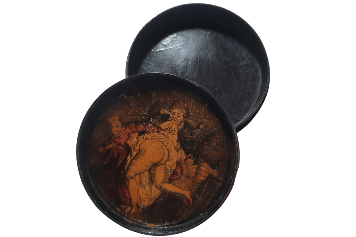 Husband spanking his wife, curiosa snuffbox 19th century