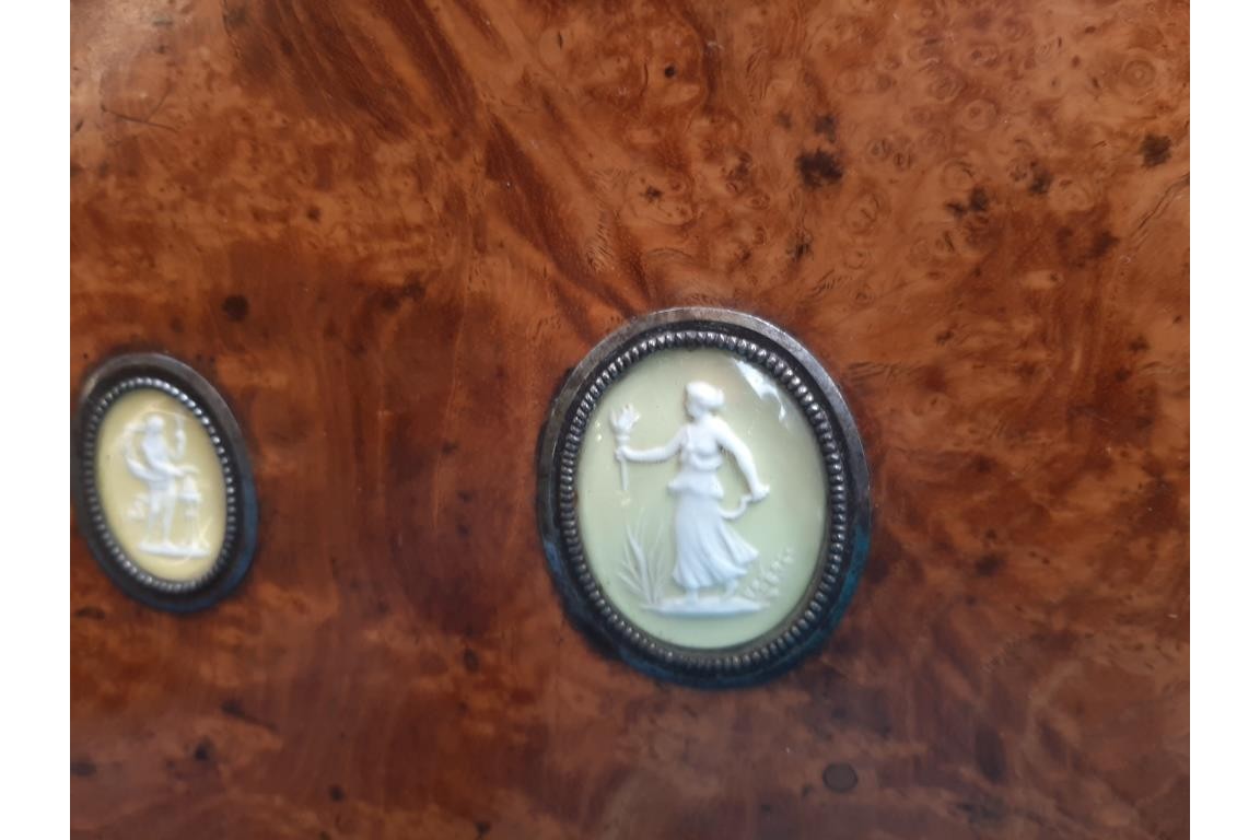 Wedgwood women, jewelry box, 19th century