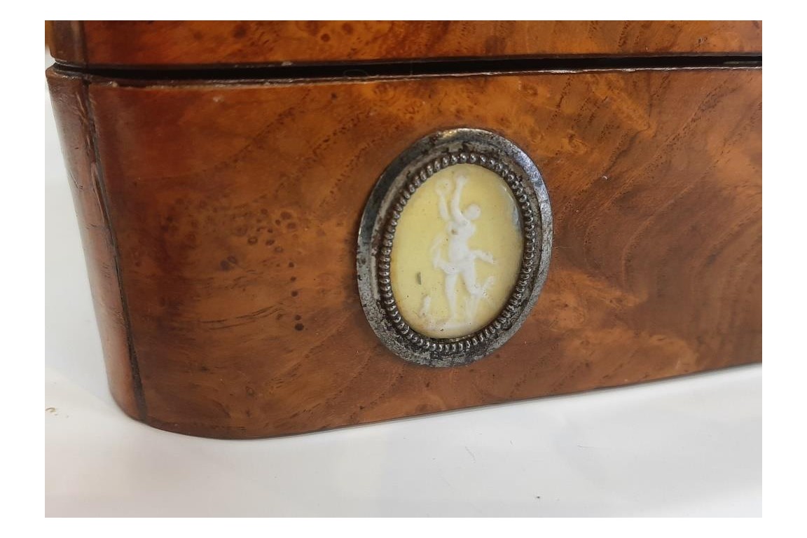 Wedgwood women, jewelry box, 19th century
