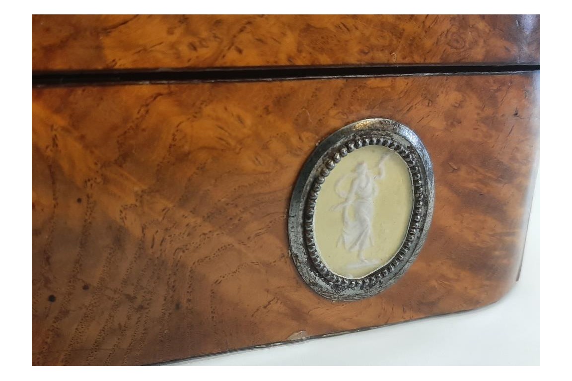 Wedgwood women, jewelry box, 19th century