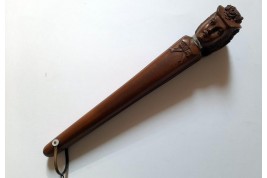 Élégante en bord de mer, éventail fin XIXème