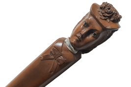 Élégante en bord de mer, éventail fin XIXème