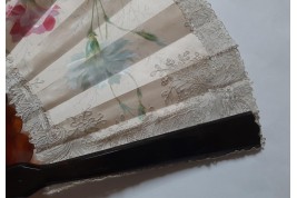 Belle aux oeillets, éventail d'époque Second Empire