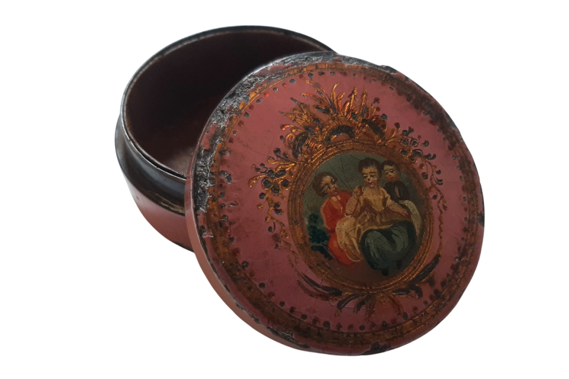 Which one to choose ?  Bergamot box, 18th century