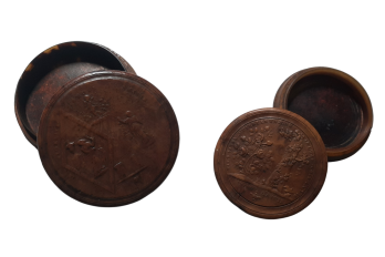 Love and friendship, snuffboxes 19th century
