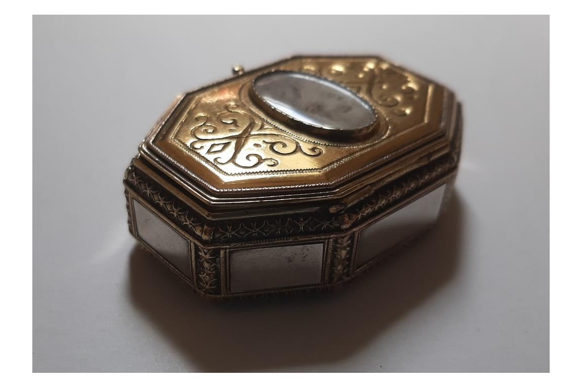 Portrait of a man, snuffbox circa 1800