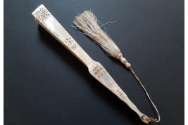 Pour une future mariée, éventail vers 1870