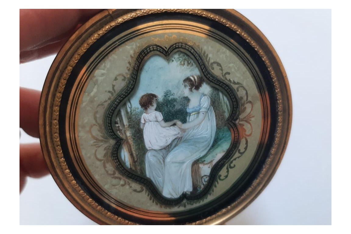 Mère et son enfant, drageoir fin XVIIIème