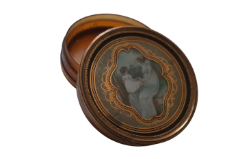 Mother and child,  late 18th century box