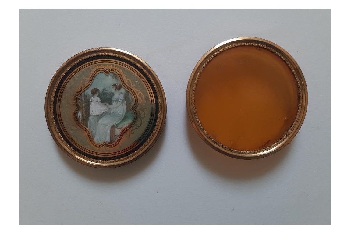 Mother and child,  late 18th century box