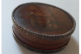 Une petite femme s'occupant à savonner, d'après Chardin., boîte XIXème siècle