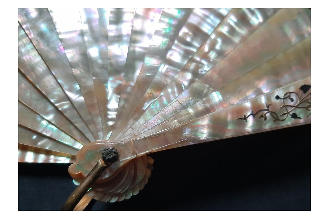 The love triangle, fan by Roubaudi, circa 1870-80