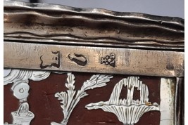 Gallantry and animals, 18th century box