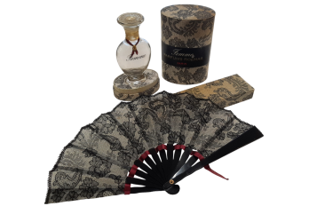 Femme, by Marcel Rochas. Perfum bottle and fan, circa 1948