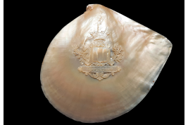 Coat of arms of Beauvais.  Mother-of-pearl shell after 1920
