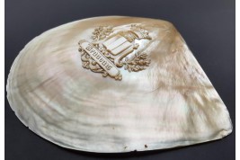 Coat of arms of Beauvais.  Mother-of-pearl shell after 1920