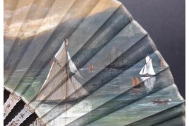 Une baie quelque part dans le monde, éventail fin XIXème siècle