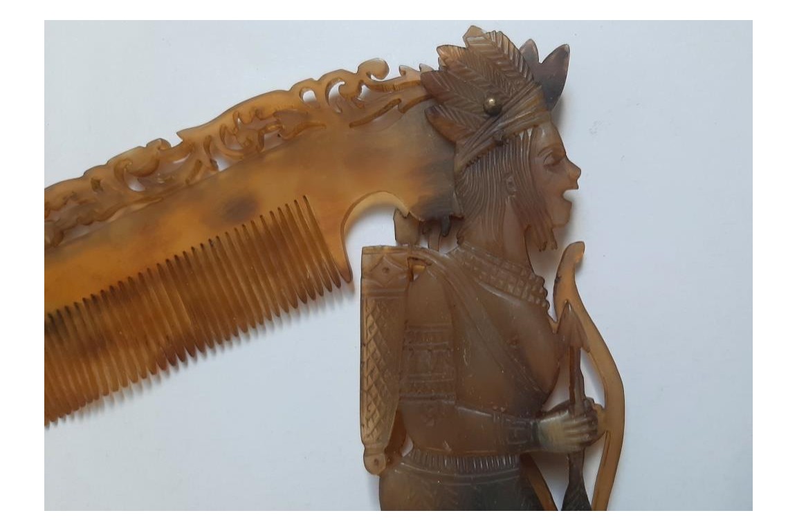 Native, 19th century comb